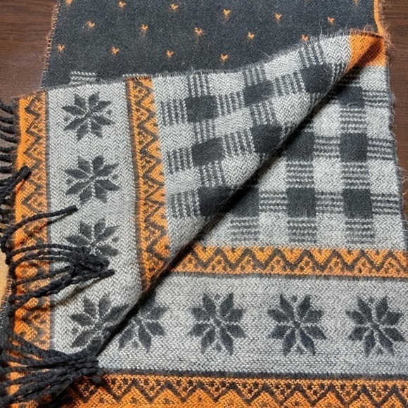 Made in England 100% Cashmere Scarf - Picture 4 of 6